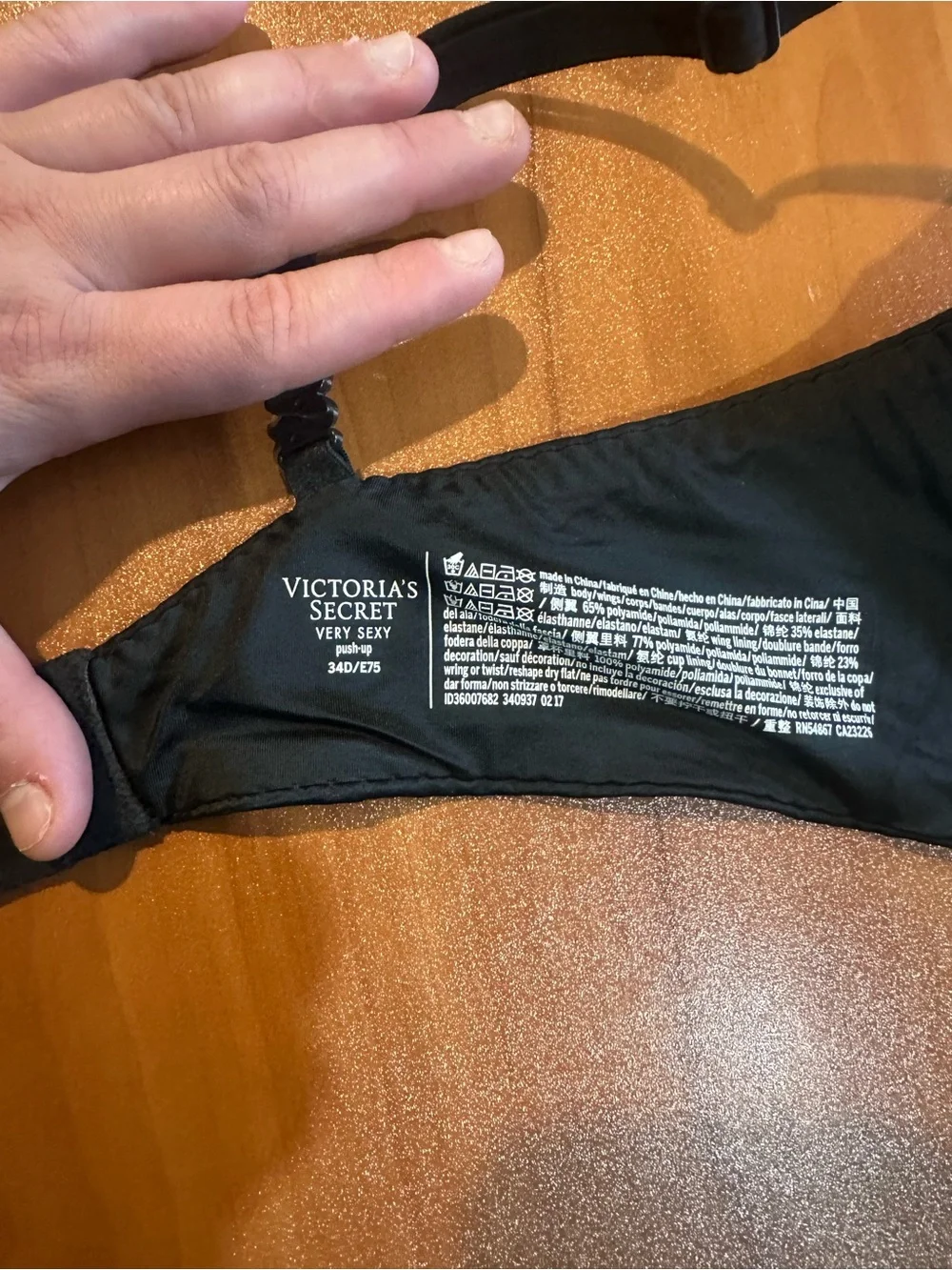 Victoria’s Secret Push Up Bra 34D Black Smooth T-Shirt Underwire Sexy Lingerie
